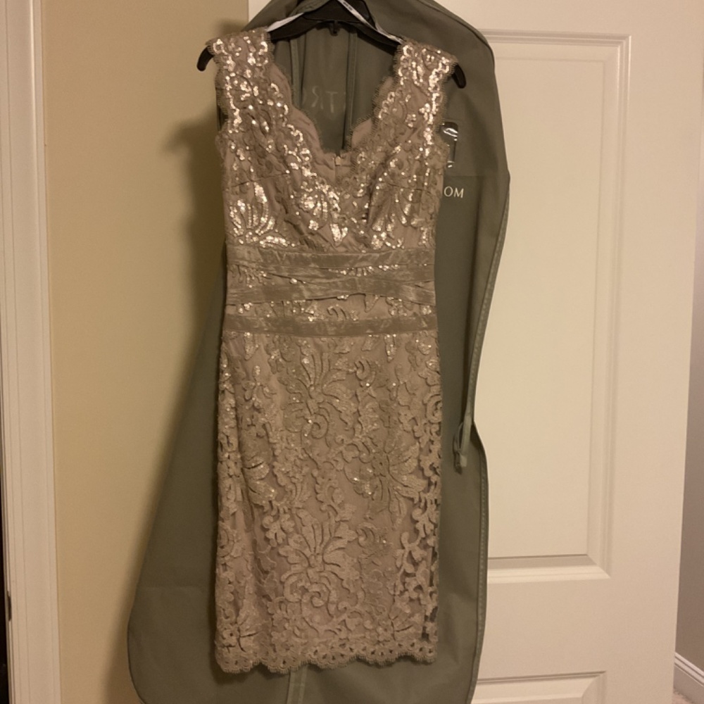 Dress - Picture 4 of 4